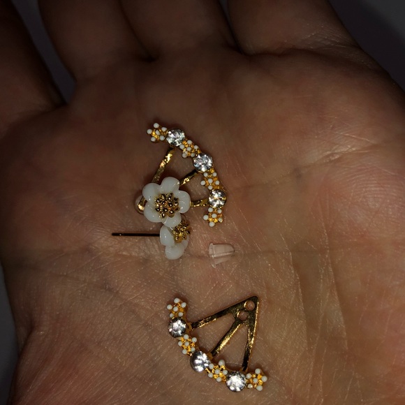 White Flower & Gold 2 Piece Earrings - Picture 3 of 4